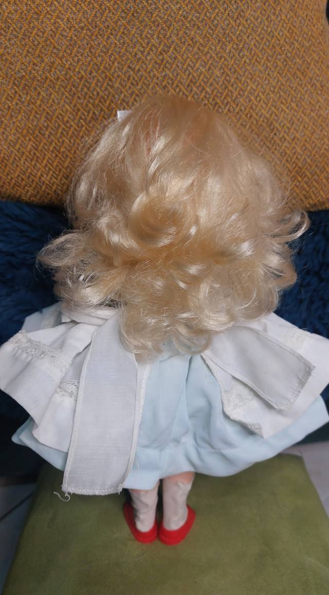 Vintage κούκλα Κεχαγιά – Αλίκη στη Χώρα των Θαυμάτων (δεκαετία 1970–1980)