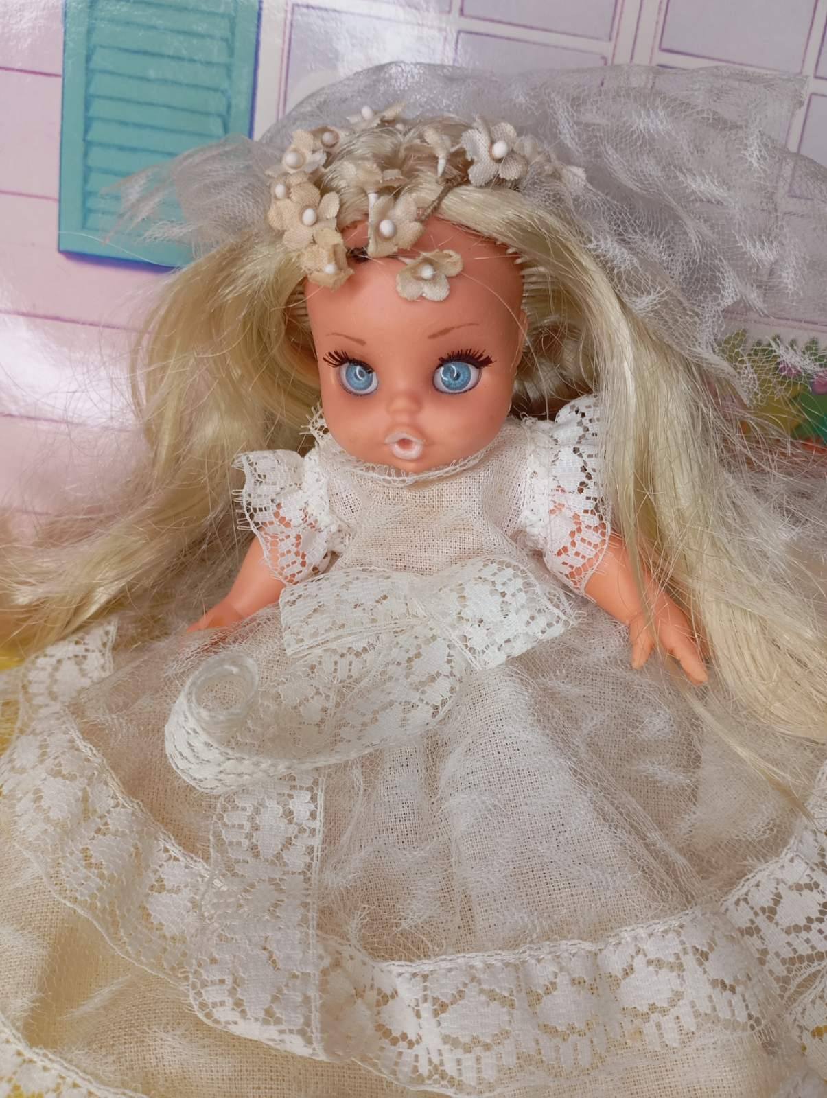 Βάνα, η πολυαγαπημένη vintage κούκλα από τη σειρά "Νυφούλες" της El Greco