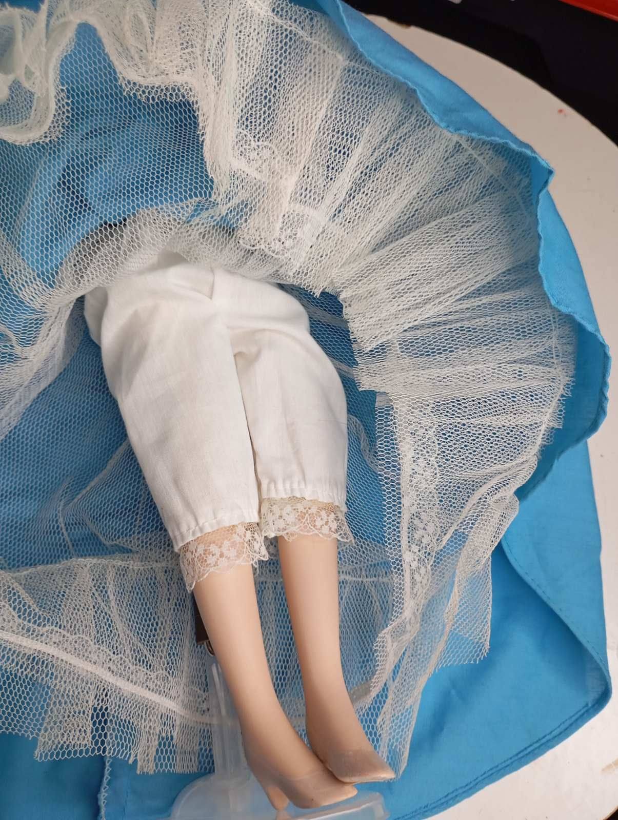 Πορσελάνινη Συλλεκτική Κούκλα Disney – Σταχτοπούτα 40cm (16") – Αριθμημένη ✨