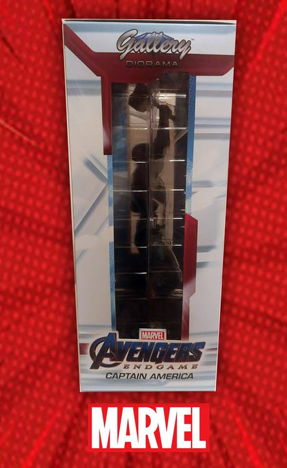 Φιγούρα Marvel Gallery Avengers Endgame με τον Captain America να Ανασηκώνει το σφυρί του Thor.