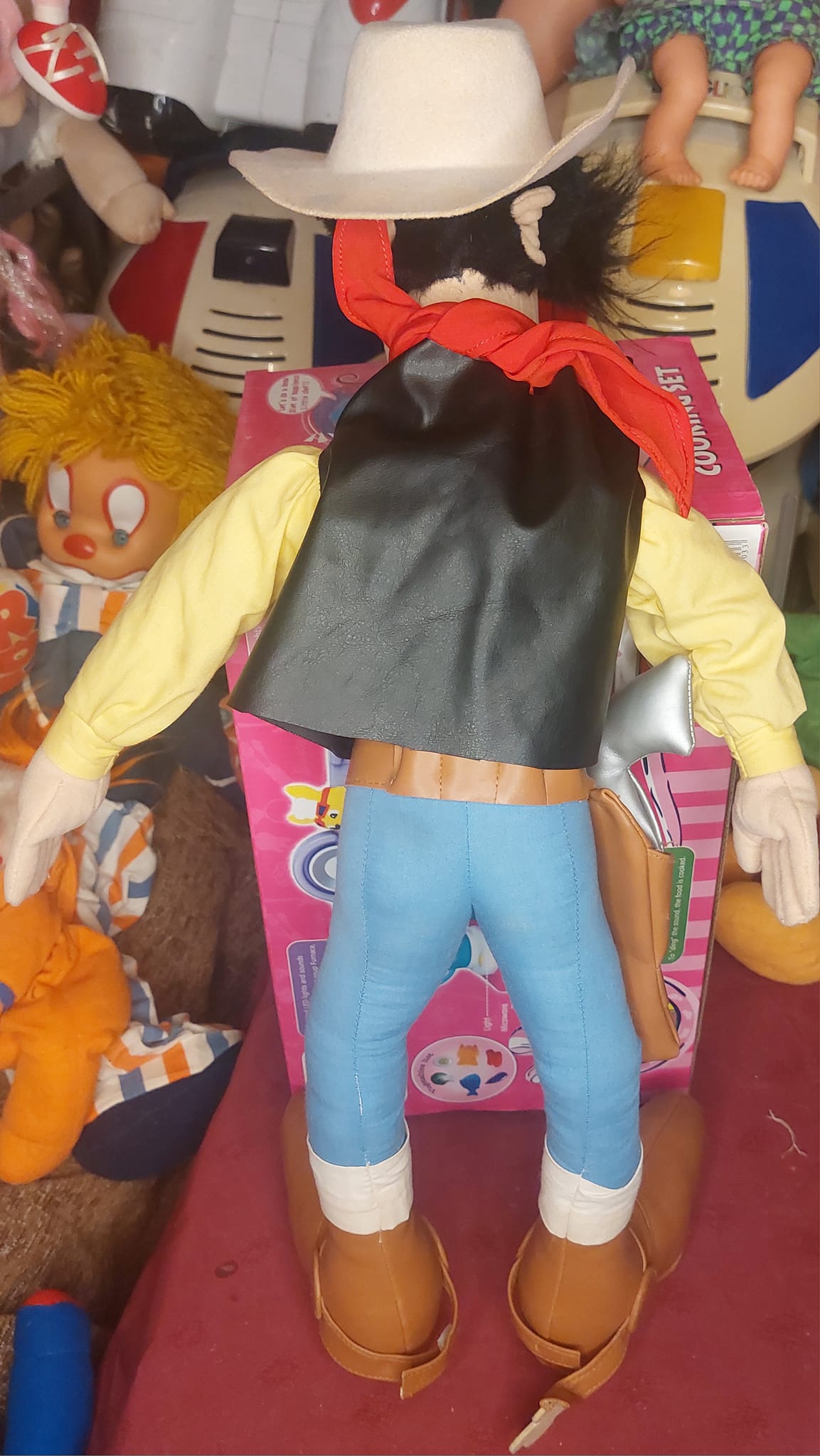 Συλλεκτική λούτρινη φιγούρα **Λούκυ Λουκ**, παραγωγής Mühleck (1995), ύψους περίπου 60 εκ