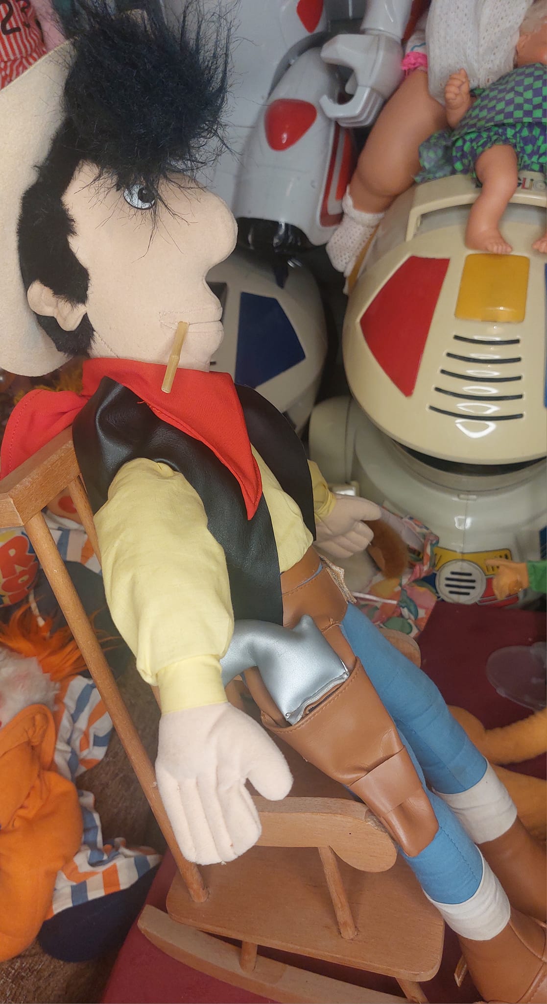 Συλλεκτική λούτρινη φιγούρα **Λούκυ Λουκ**, παραγωγής Mühleck (1995), ύψους περίπου 60 εκ