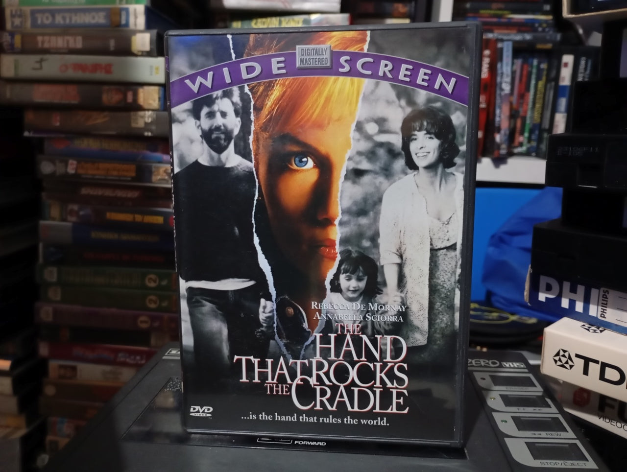 Με το χέρι στην κούνια 1992 aka The hand that rocks the cradle 1992 DVD