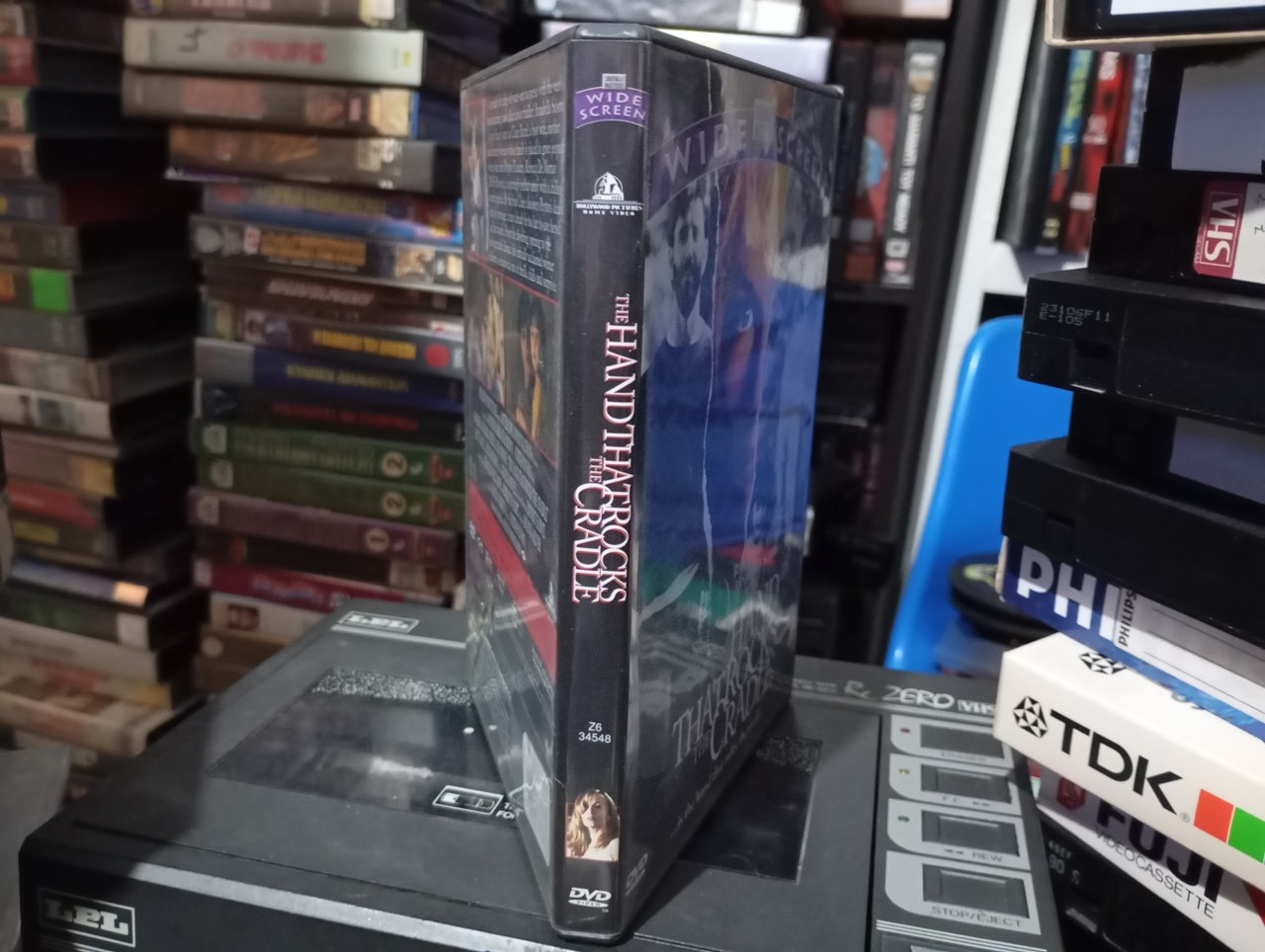 Με το χέρι στην κούνια 1992 aka The hand that rocks the cradle 1992 DVD