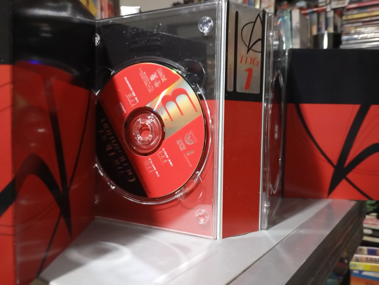 Star Trek The Next Generation complete season 1 SILVER BOX aka Σταρ Τρεκ η επόμενη γενιά Πρώτη περίοδος Ασημένιο μποξ 1987 Τιμή - Price 45 ευρω