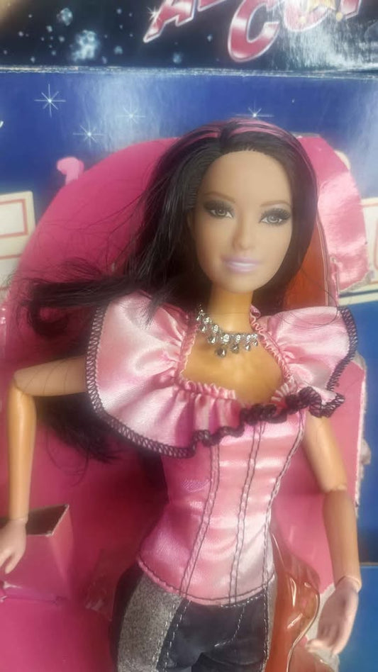 Συλλεκτική Barbie Fashionistas Raquelle – 2011 ✨