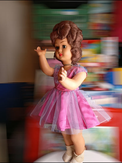 Ιταλική Vintage Κούκλα καναπέ Μαρκησία (1960s–1970s) – 70 εκ.