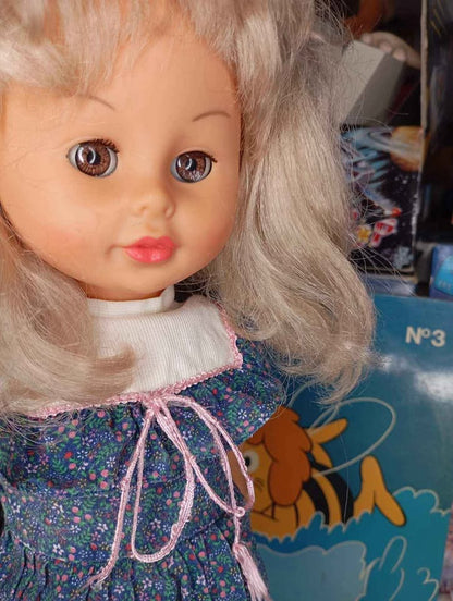 Συλλεκτική Ομιλούσα Κούκλα GABAR Michela Martini – 1970s 📀 Με δισκάκι ήχου – Μιλάει Ελληνικά!