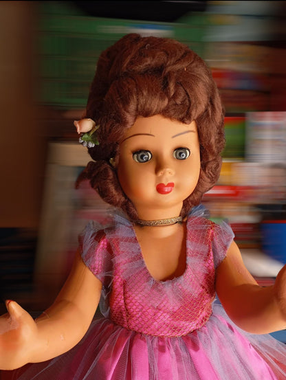 Ιταλική Vintage Κούκλα καναπέ Μαρκησία (1960s–1970s) – 70 εκ.