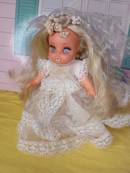 Βάνα, η πολυαγαπημένη vintage κούκλα από τη σειρά "Νυφούλες" της El Greco