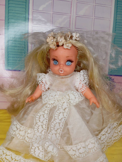 Βάνα, η πολυαγαπημένη vintage κούκλα από τη σειρά "Νυφούλες" της El Greco