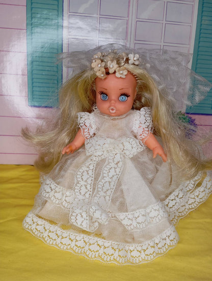 Βάνα, η πολυαγαπημένη vintage κούκλα από τη σειρά "Νυφούλες" της El Greco