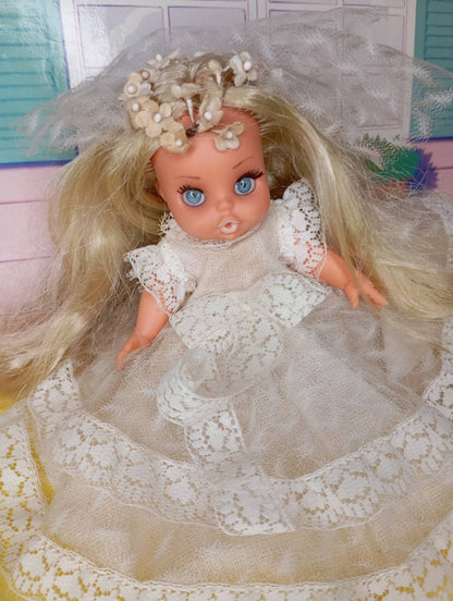 Βάνα, η πολυαγαπημένη vintage κούκλα από τη σειρά "Νυφούλες" της El Greco