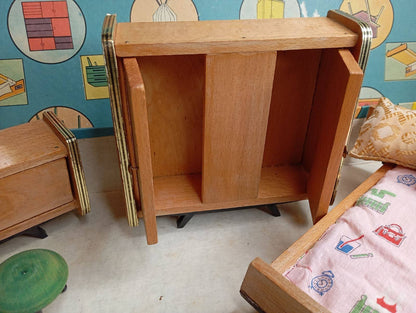 Vintage Ξύλινο Σετ Κρεβατοκάμαρας Κούκλας – 1960s/1970s – Με Κουτί