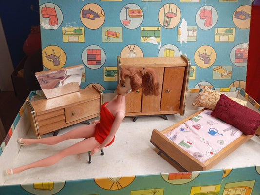 Vintage Ξύλινο Σετ Κρεβατοκάμαρας Κούκλας – 1960s/1970s – Με Κουτί