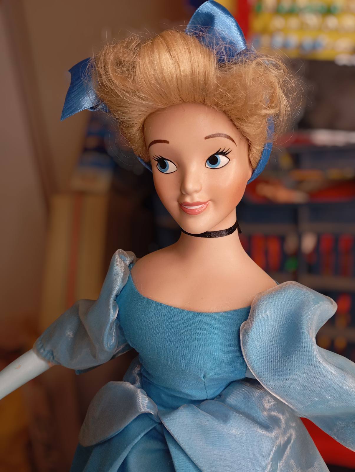 Πορσελάνινη Συλλεκτική Κούκλα Disney – Σταχτοπούτα 40cm (16") – Αριθμημένη ✨