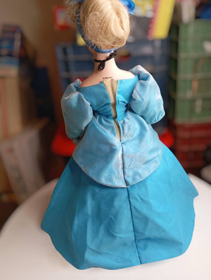 Πορσελάνινη Συλλεκτική Κούκλα Disney – Σταχτοπούτα 40cm (16") – Αριθμημένη ✨