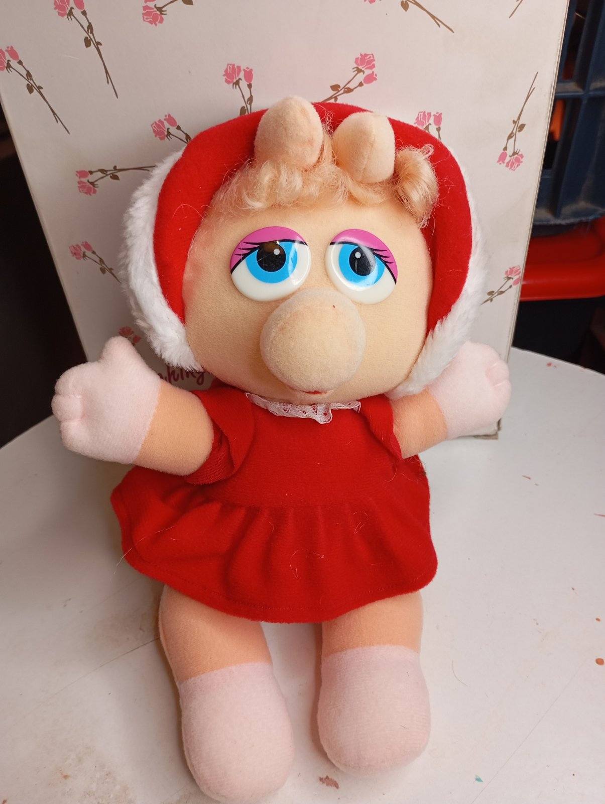 Σετ με 2 συλλεκτικές λούτρινες κούκλες Muppet Babies Miss Piggy