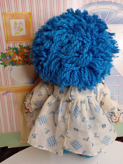 Mπλε  πανέμορφη Παταπούφα  "η κούκλα με την ζεστή καρδιά " της el greco της δεκαετίας του 80 στα 32cm το μεσαίο μέγεθος.